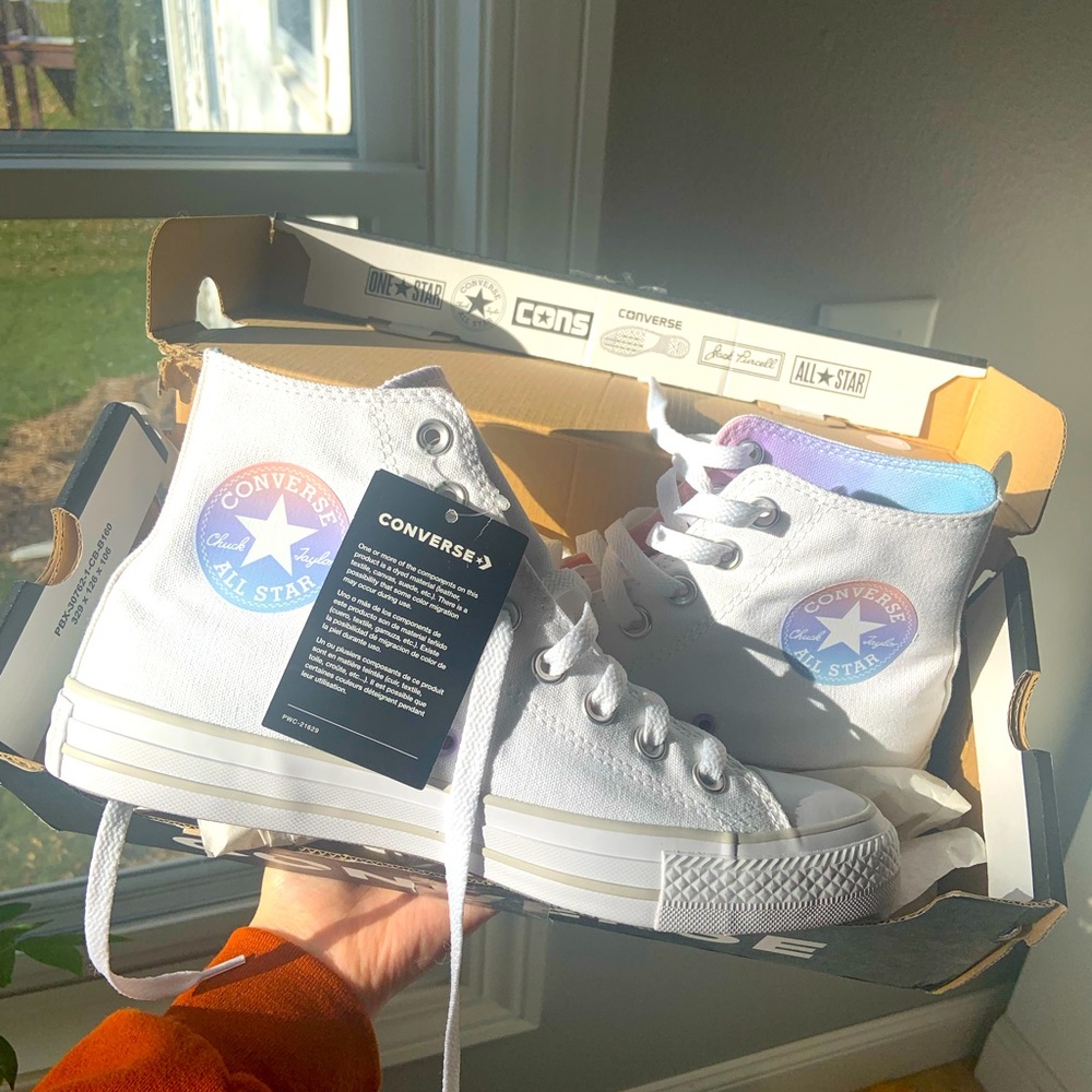 Pastel Converse
